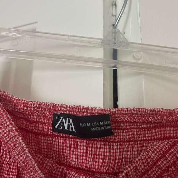 Zara Red Textured Mini Skirt - Picture 2 of 3